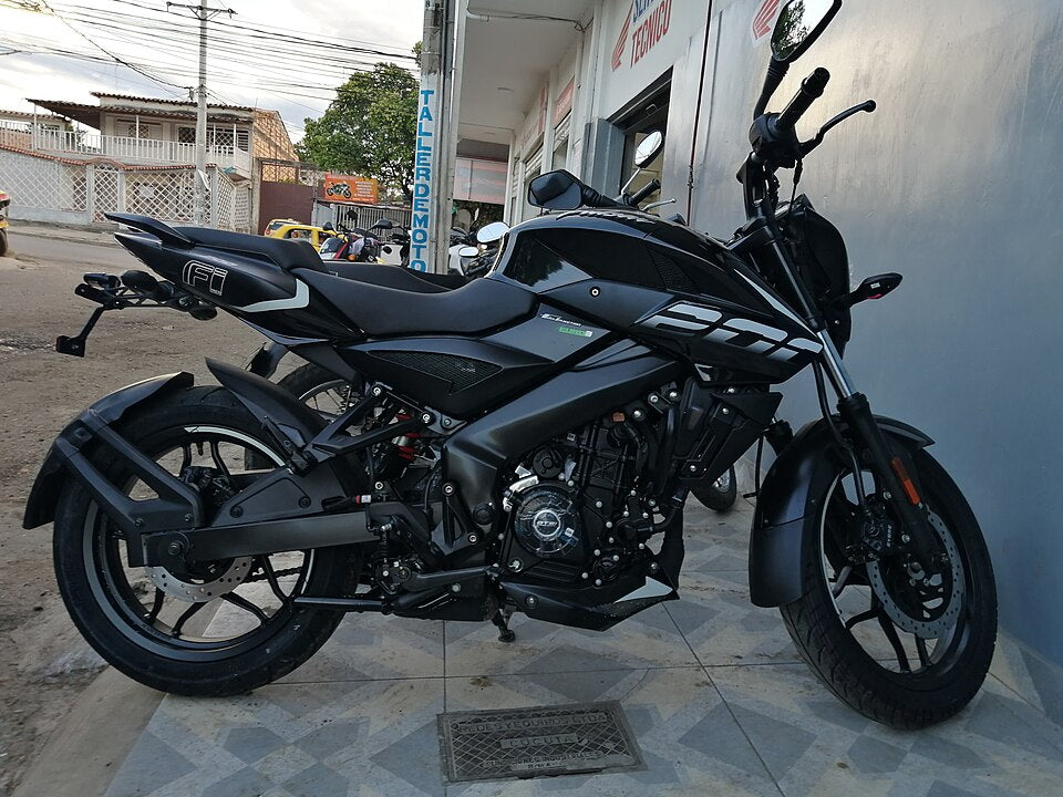 Pulsar 200 Ns Bike on Rent - Rentux
