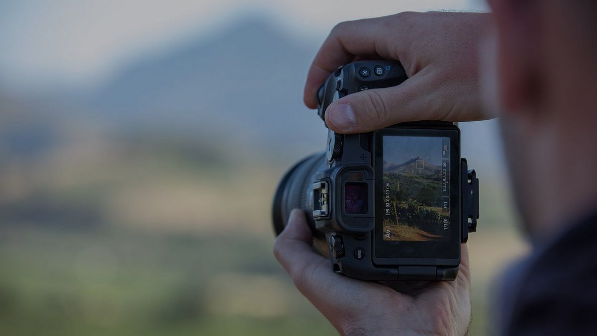 Canon RP with 24-105 Camera on Rent - Rentux