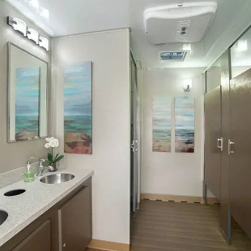 Commercial class series (3 ladies + 4 Gents) Mobile Washroom on Rent - Rentux
